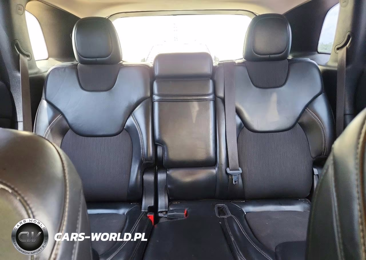 2018 Jeep Cherokee Latitude Plus VIN:1C4PJLLX0JD524989 - 10