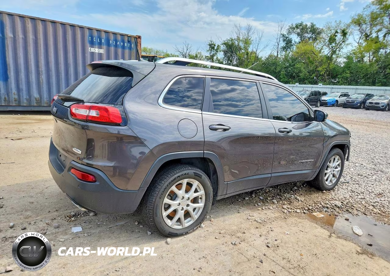 2018 Jeep Cherokee Latitude Plus VIN:1C4PJLLX0JD524989 - 3