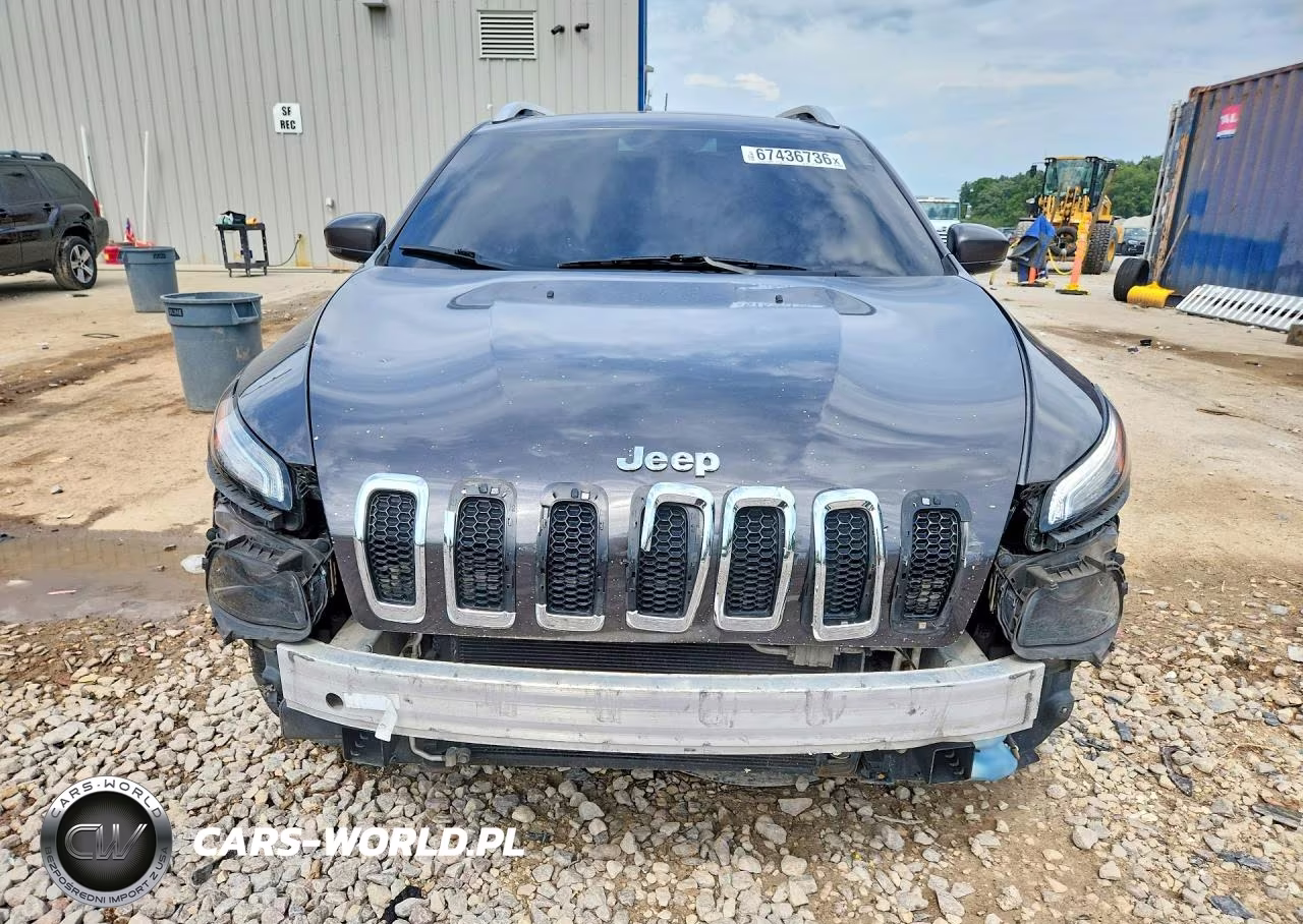 2018 Jeep Cherokee Latitude Plus VIN:1C4PJLLX0JD524989 - 5
