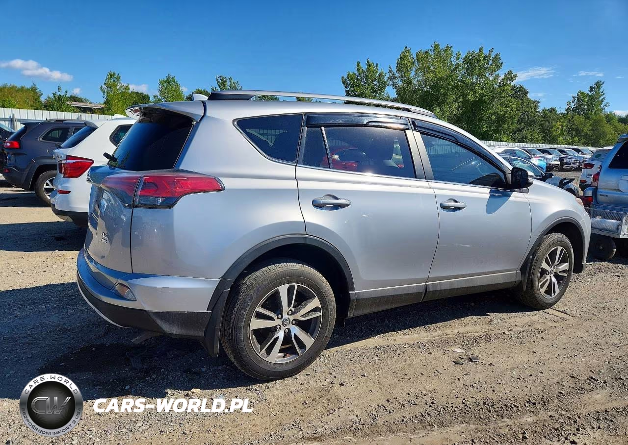 2017 Toyota Rav4 Xle VIN:2T3RFREV5HW638718 - 3