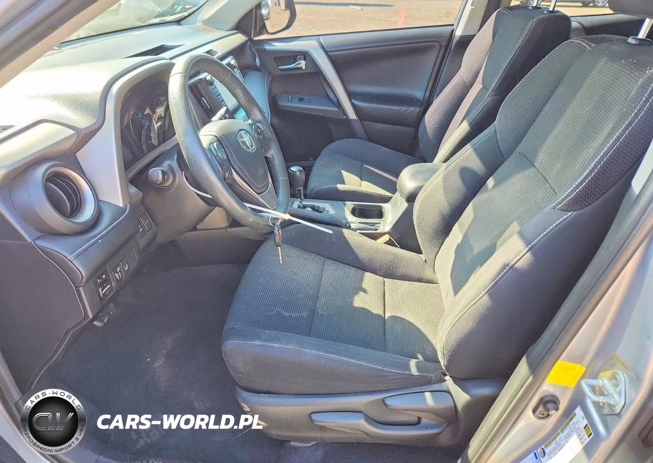 2017 Toyota Rav4 Xle VIN:2T3RFREV5HW638718 - 7