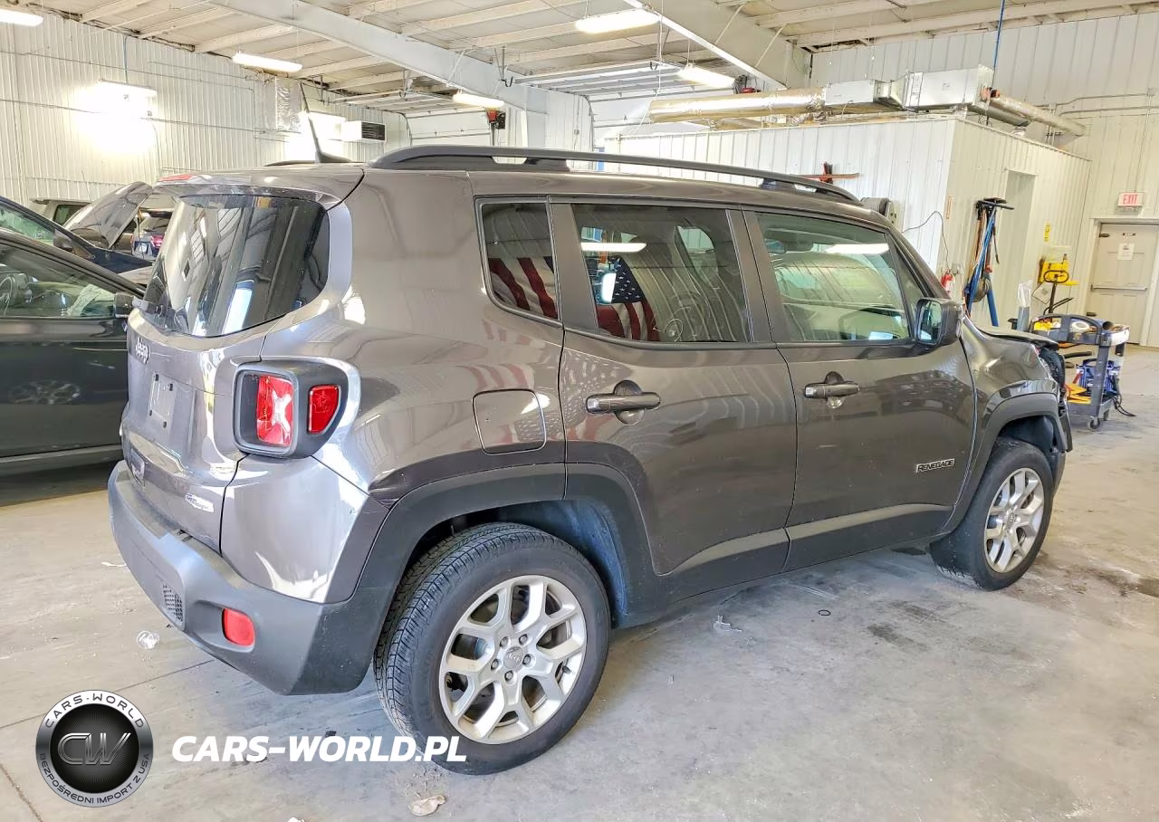 2018 Jeep Renegade Latitude VIN:ZACCJBBB5JPJ05694 - 3