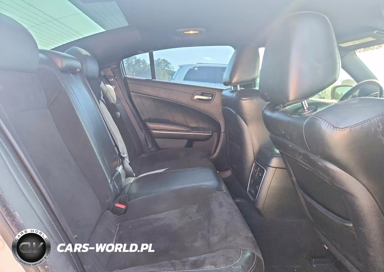 2019 Dodge Charger Scat Pack VIN:2C3CDXGJ4KH728612 - 10