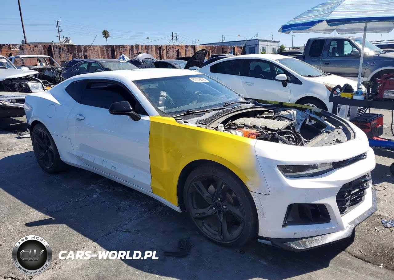 2018 Chevrolet Camaro Ss VIN:1G1FH1R75J0102798 - 4
