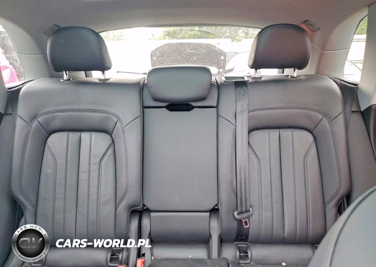 2018 Audi Q5 Premium Plus VIN:WA1BNAFY5J2063821 - 10