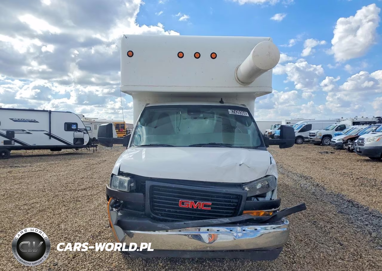 2022 GMC Savana Cutaway G3500 Box Truck VIN:1GD07SF76N1172221 - 5