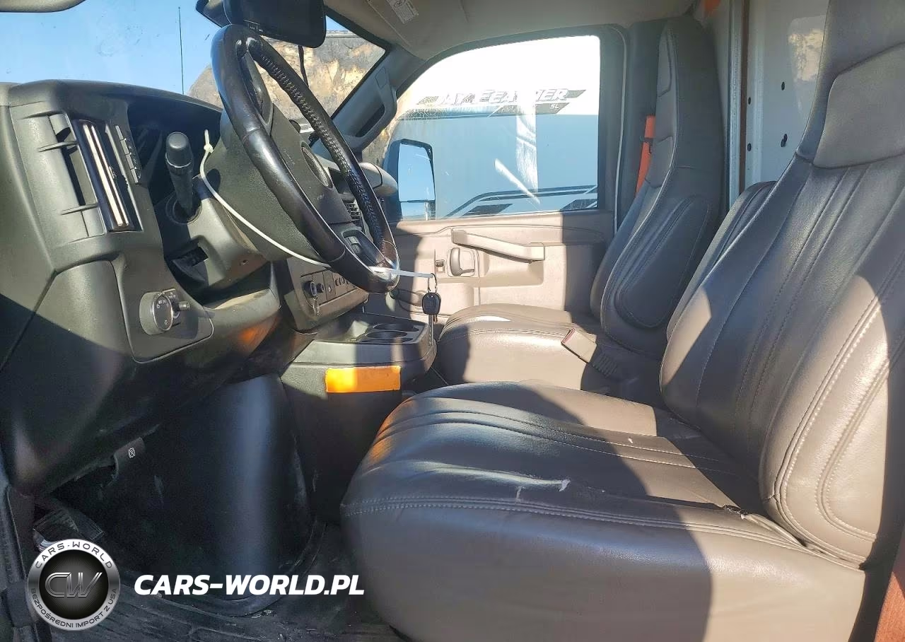 2022 GMC Savana Cutaway G3500 Box Truck VIN:1GD07SF76N1172221 - 7