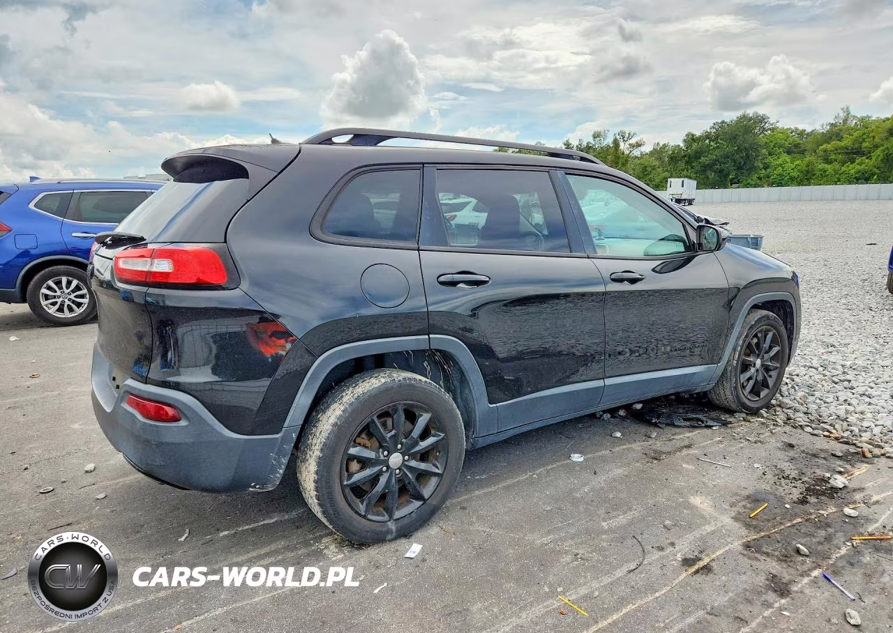 2014 Jeep Cherokee Latitude VIN:1C4PJLCS3EW314045 - 3