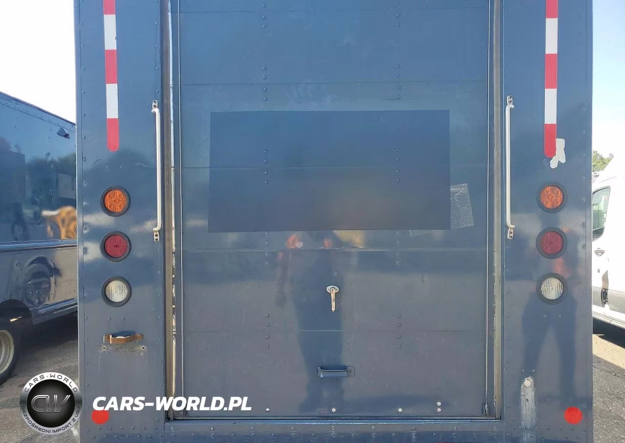 2020 Ford F59 Delivery Truck VIN:1F65F5KN3L0A03394 - 10