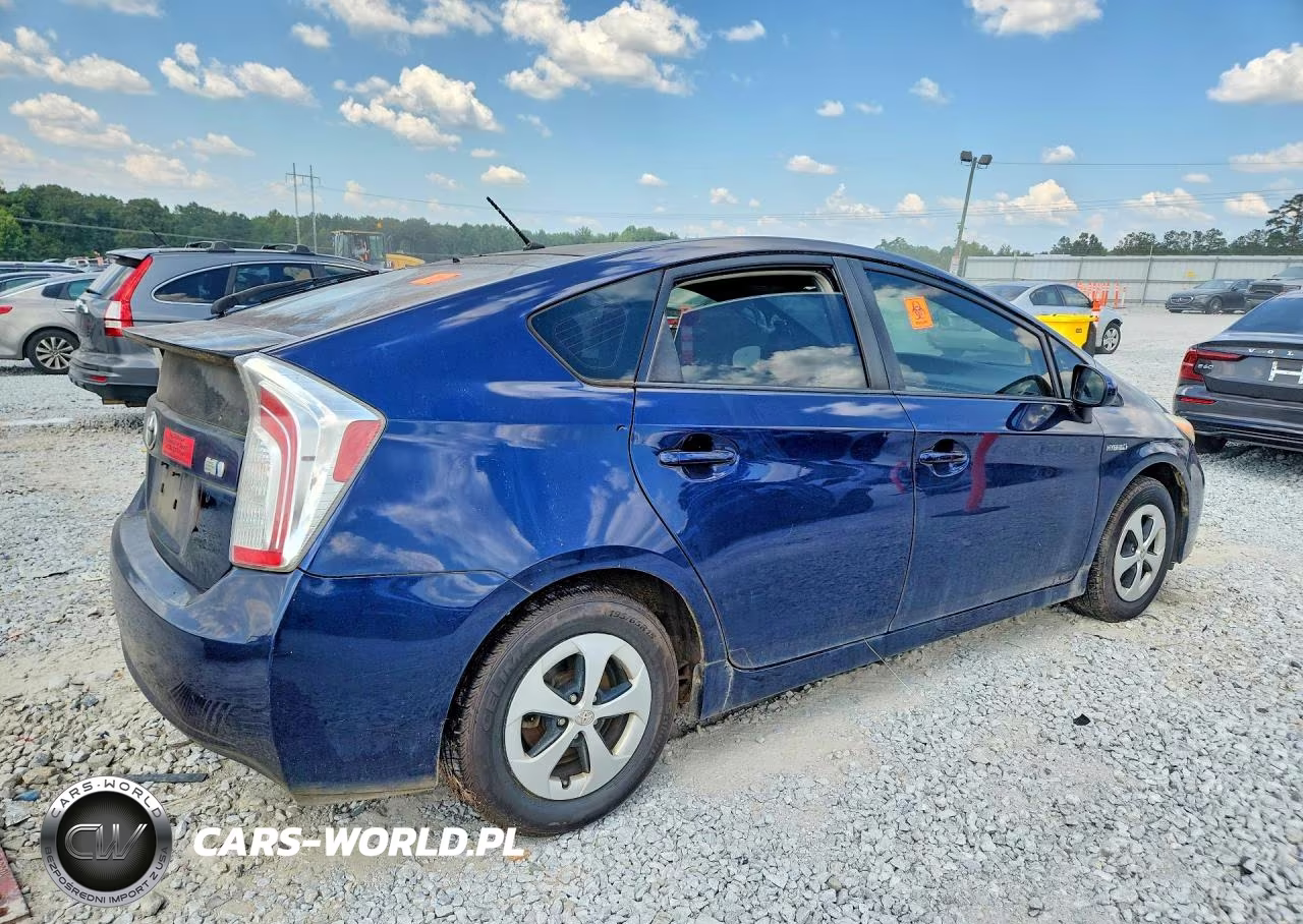 2014 Toyota Prius Two VIN:JTDKN3DU2E0387246 - 3
