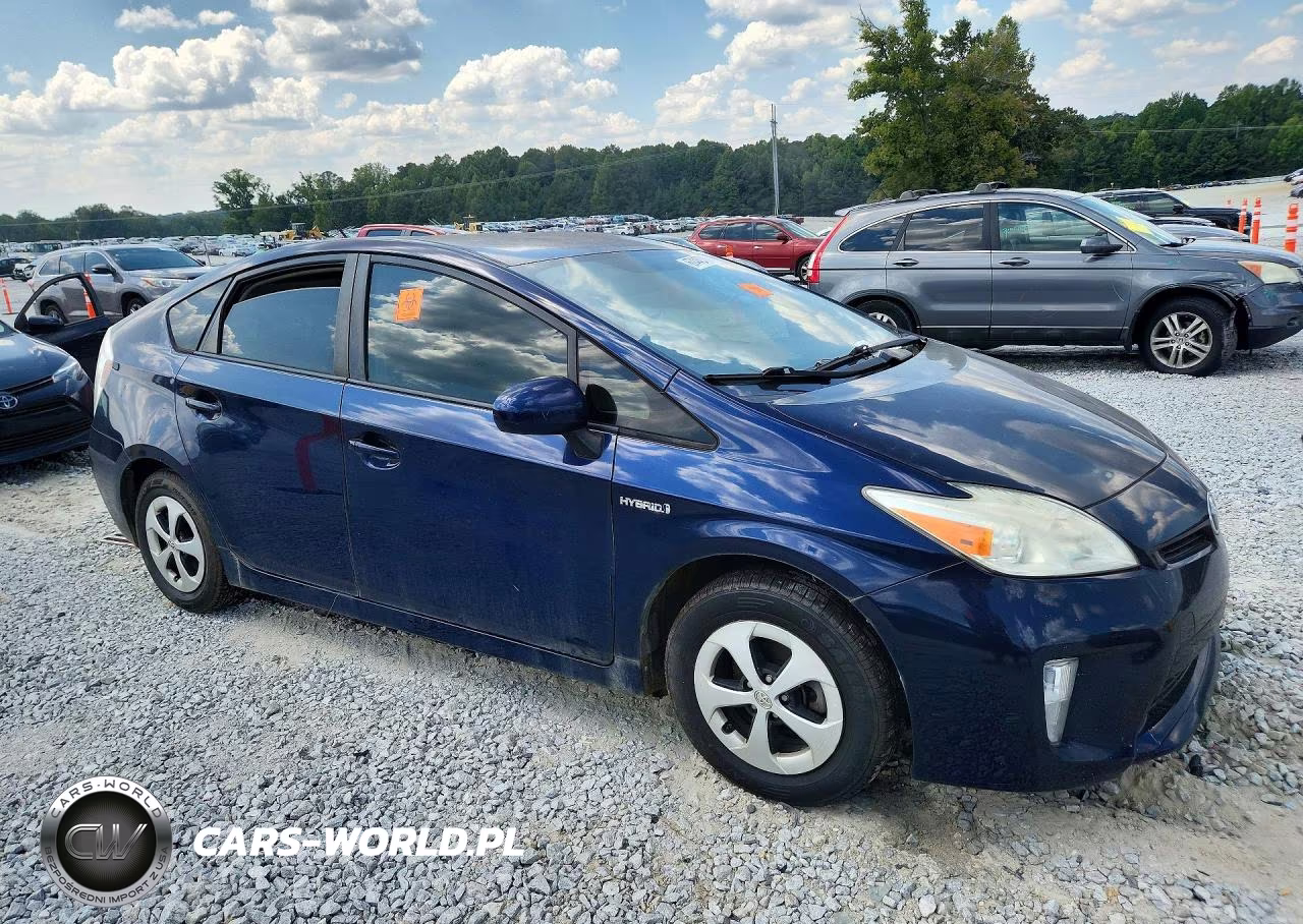 2014 Toyota Prius Two VIN:JTDKN3DU2E0387246 - 4