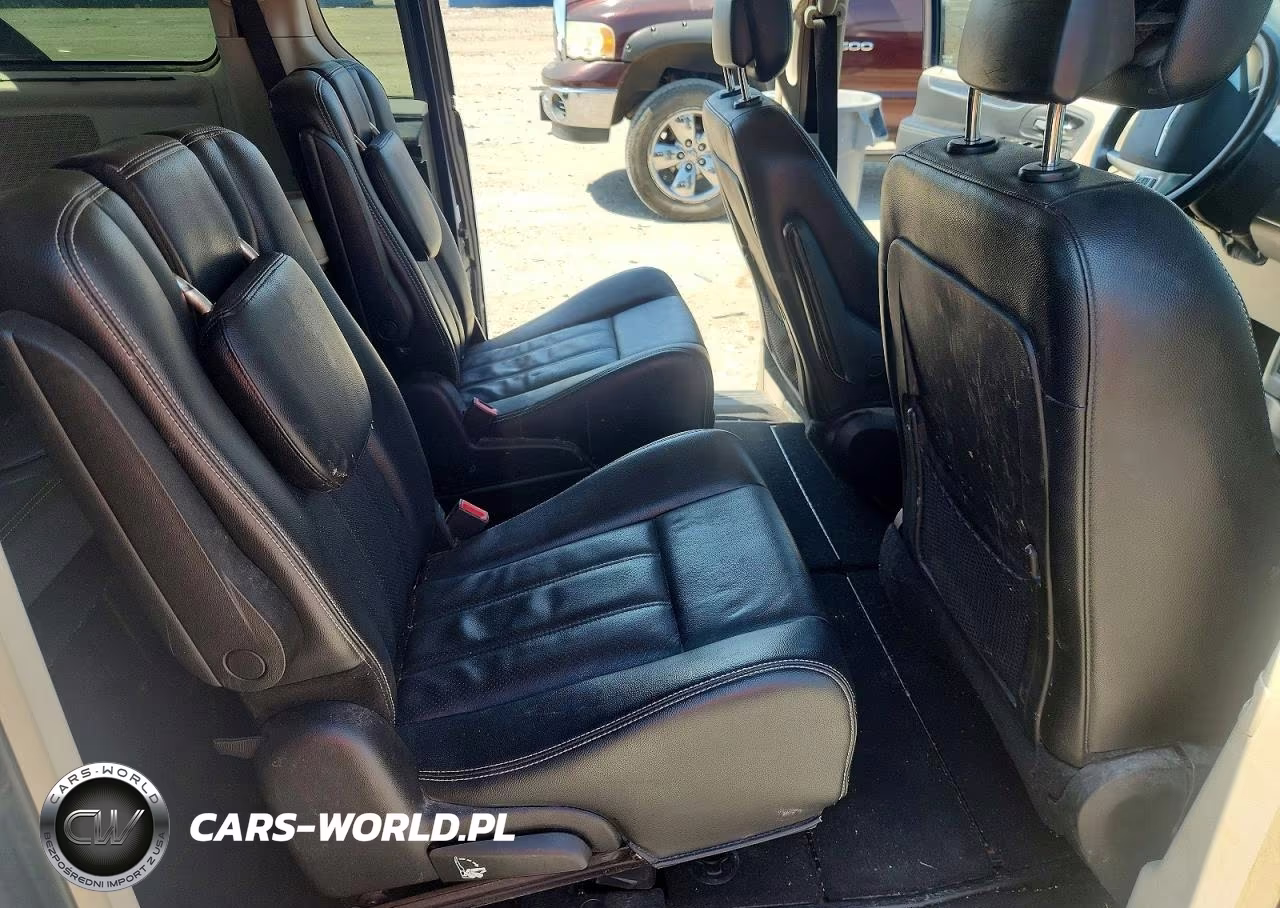2012 Chrysler Town & Country Touring L VIN:2C4RC1CG9CR339024 - 11