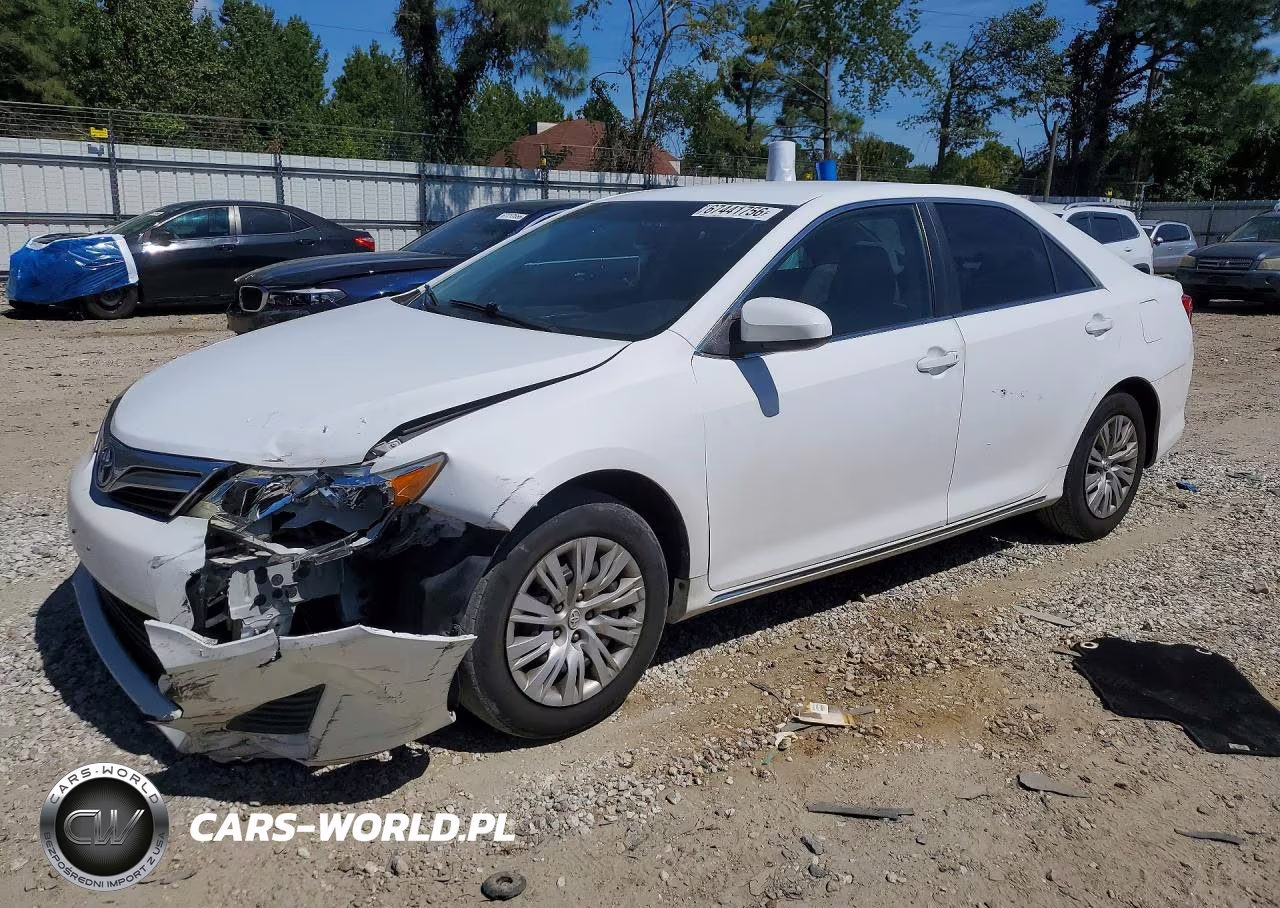 2012 Toyota Camry Le – zdjęcie 1 z 12