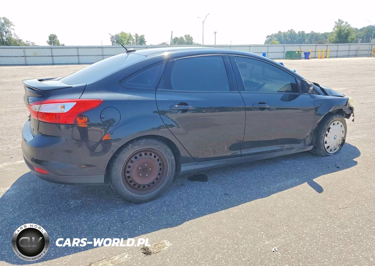 2012 Ford Focus Se VIN:1FAHP3F26CL160191 - 3