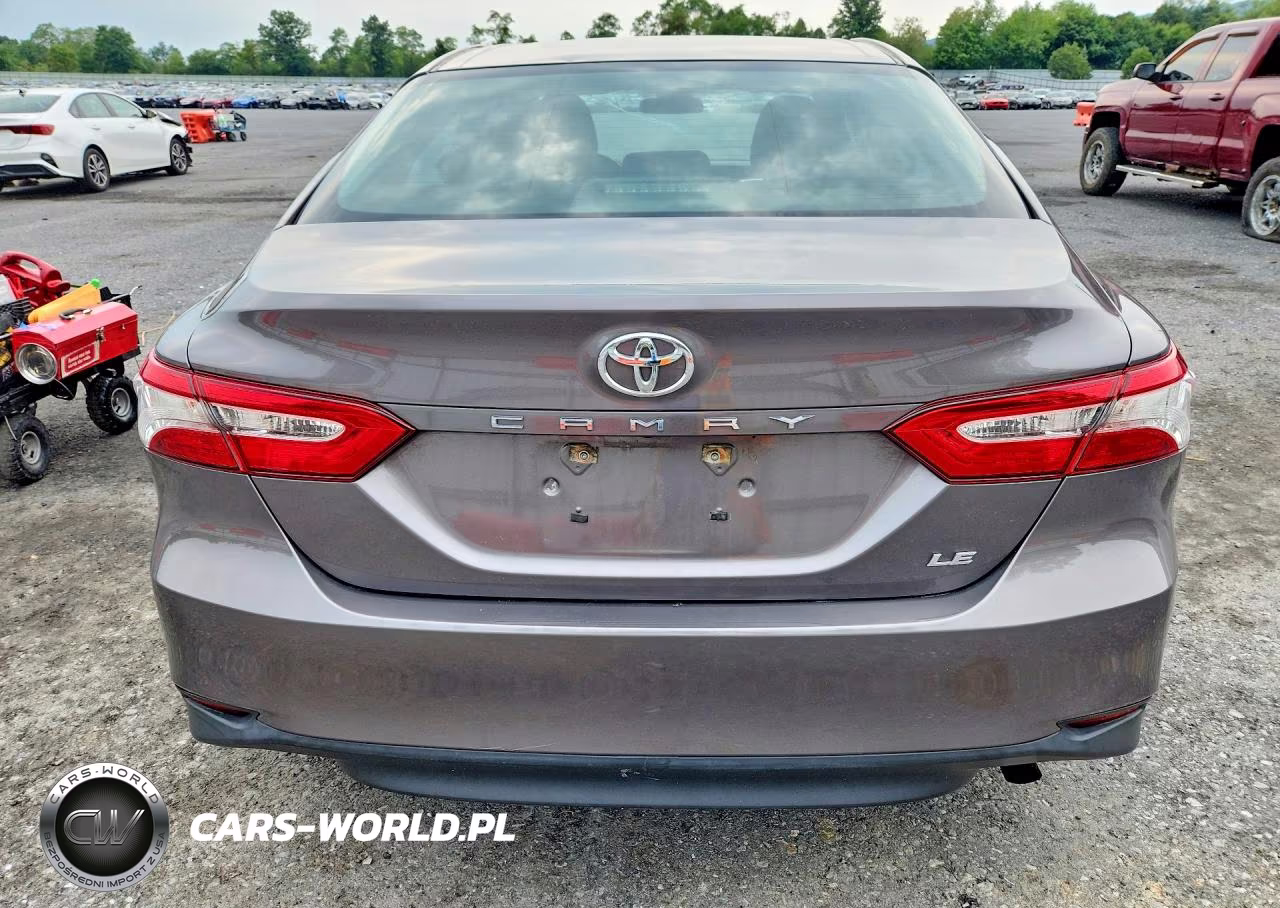 2018 Toyota Camry Le VIN:4T1B11HK9JU004975 - 6