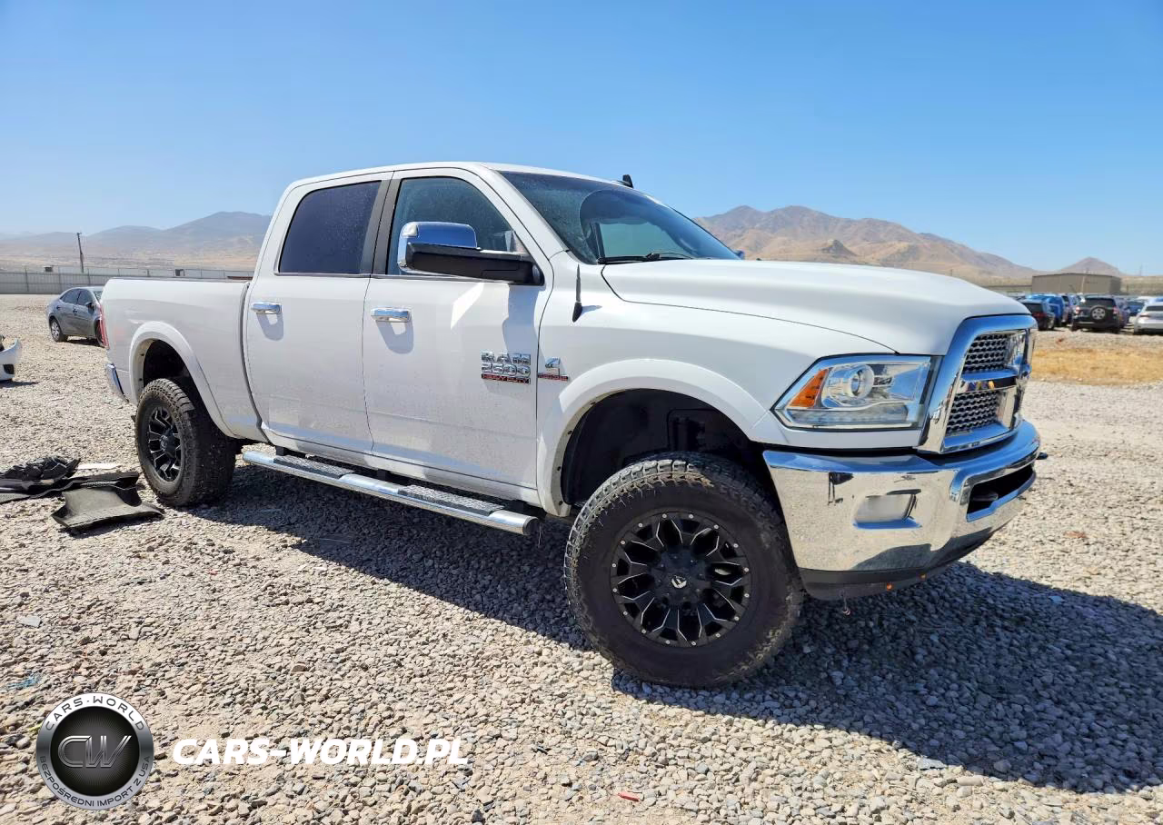 2014 Ram 2500 Laramie VIN:3C6UR5FL4EG265858 - 4