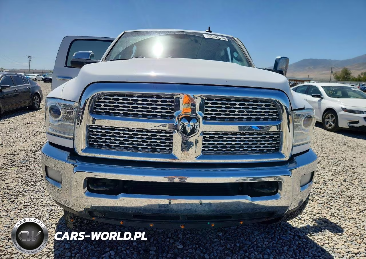 2014 Ram 2500 Laramie VIN:3C6UR5FL4EG265858 - 5