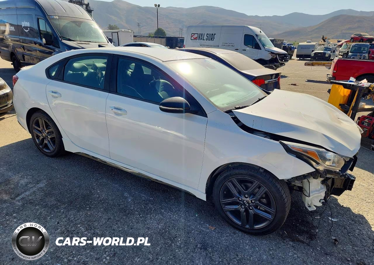 2020 Kia Forte Gt Line VIN:3KPF34AD1LE168316 - 4