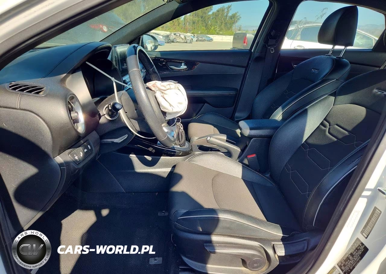 2020 Kia Forte Gt Line VIN:3KPF34AD1LE168316 - 7