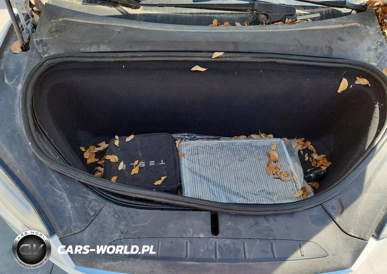 2018 Tesla Model X VIN:5YJXCDE25JF133847 - 12