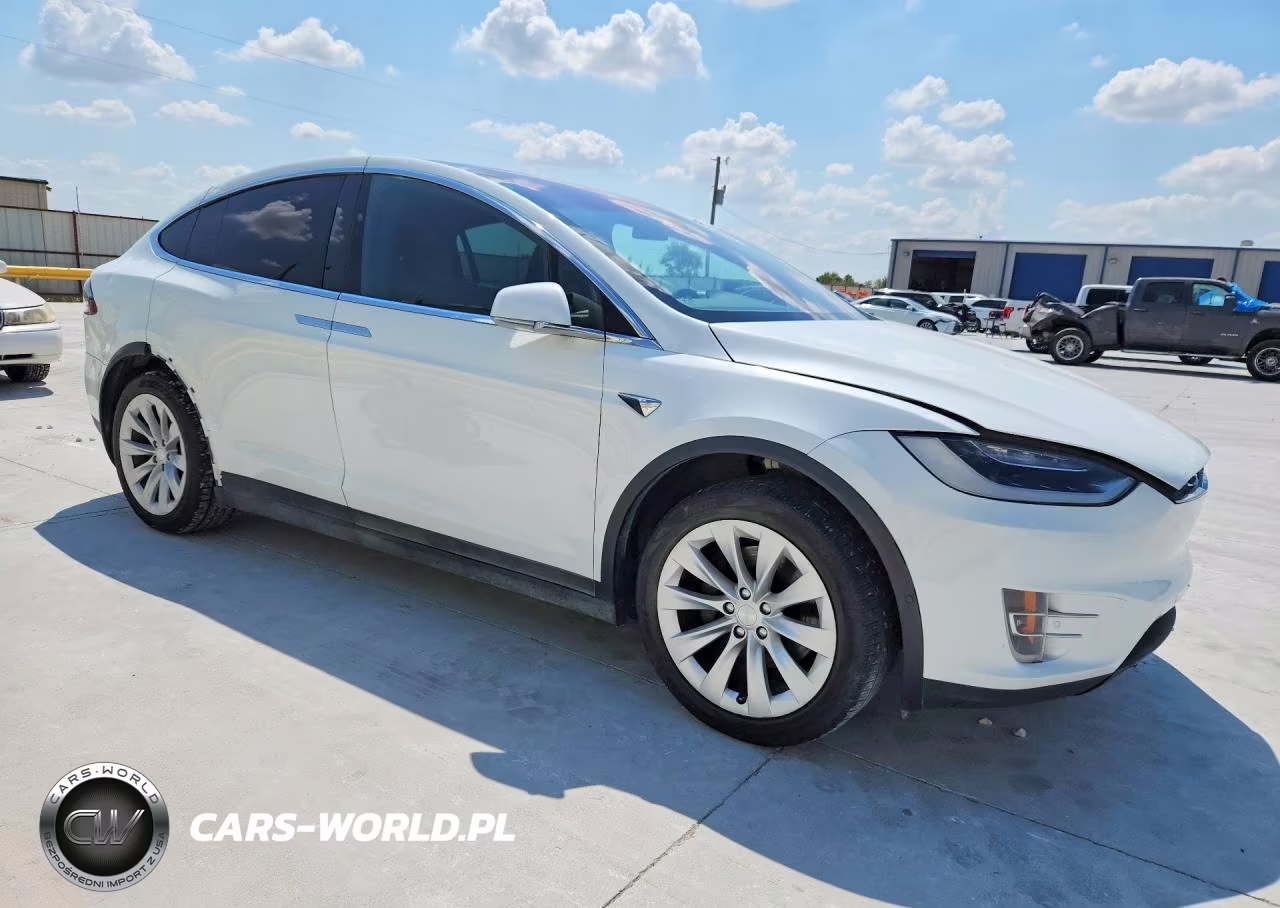 2018 Tesla Model X VIN:5YJXCDE25JF133847 - 4