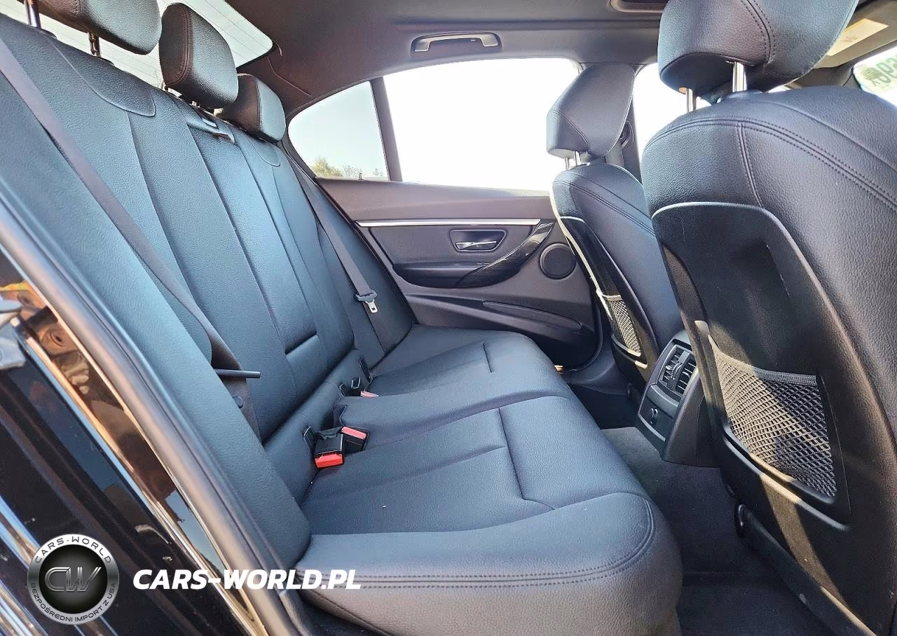 2018 BMW 330 Xi VIN:WBA8D9G57JNU70024 - 10