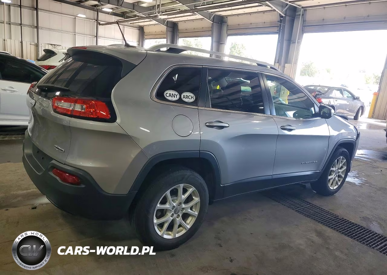2015 Jeep Cherokee Latitude VIN:1C4PJMCB5FW544998 - 3