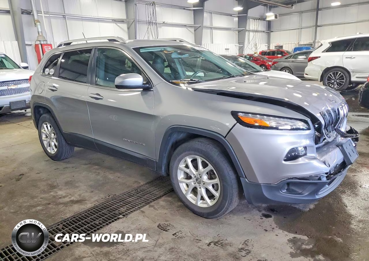 2015 Jeep Cherokee Latitude VIN:1C4PJMCB5FW544998 - 4