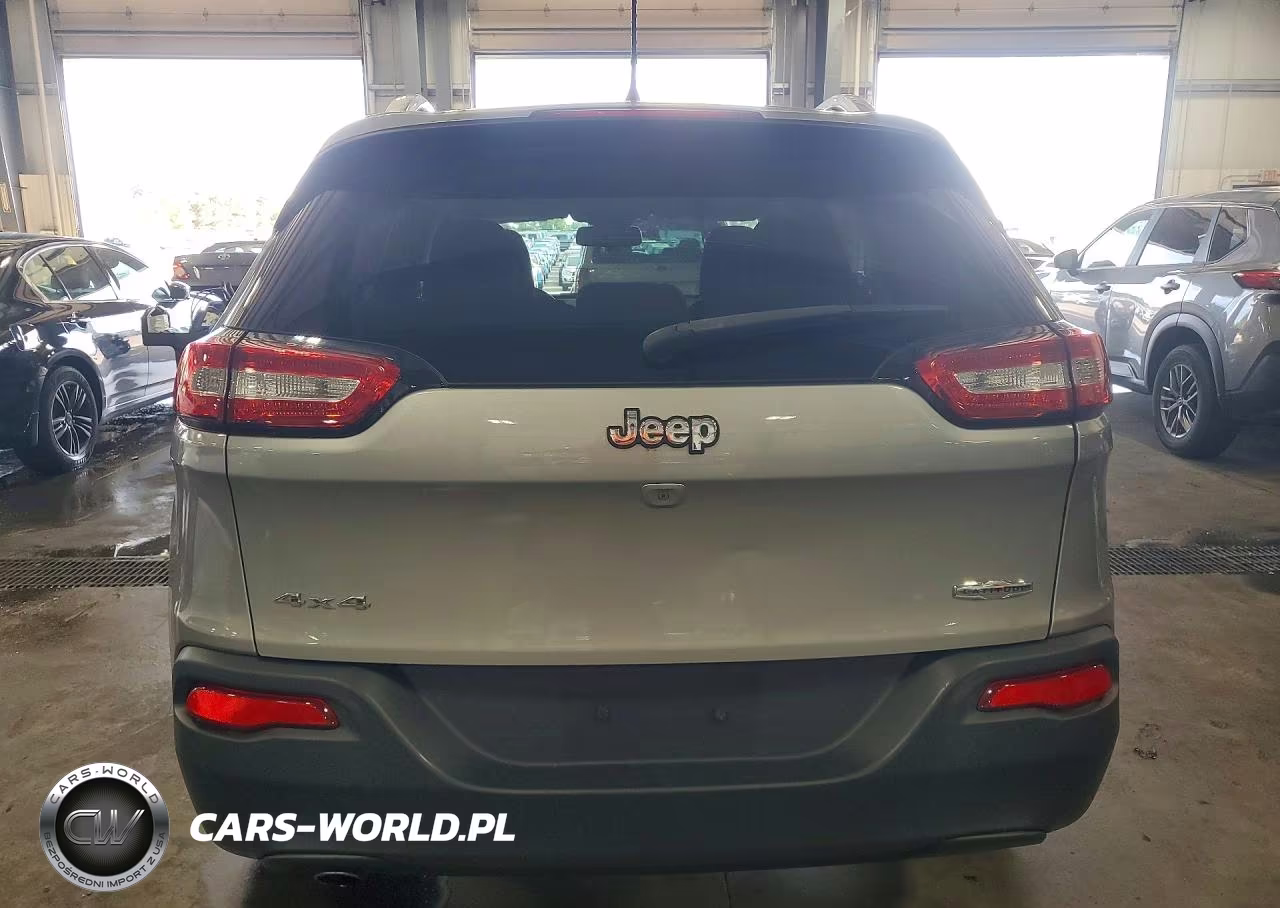2015 Jeep Cherokee Latitude VIN:1C4PJMCB5FW544998 - 6