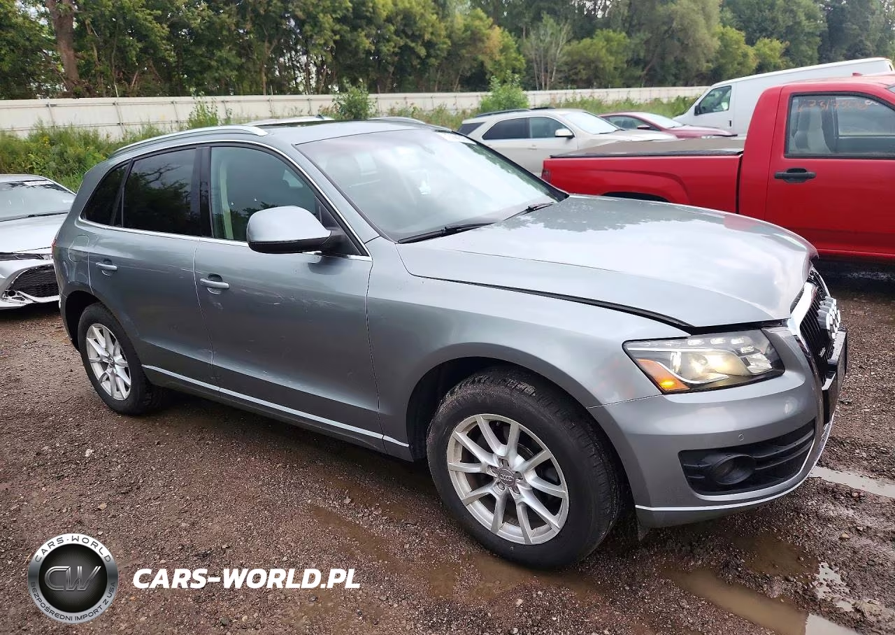 2010 Audi Q5 Premium Plus VIN:WA1LKAFP6AA071470 - 4