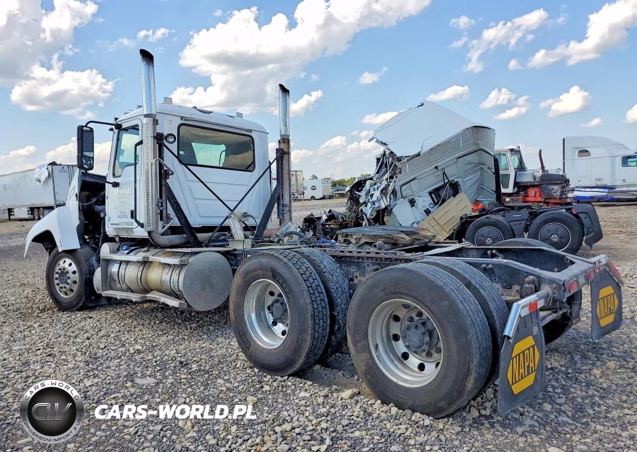 2019 Mack Pinnacle Semi Truck VIN:1M1PN4GY4KM002025 - 2