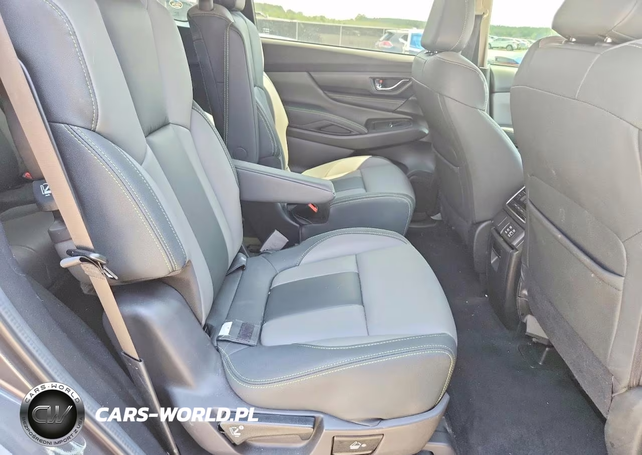 2025 Subaru Ascent Onyx Edition VIN:4S4WMAFDXS3412888 - 11