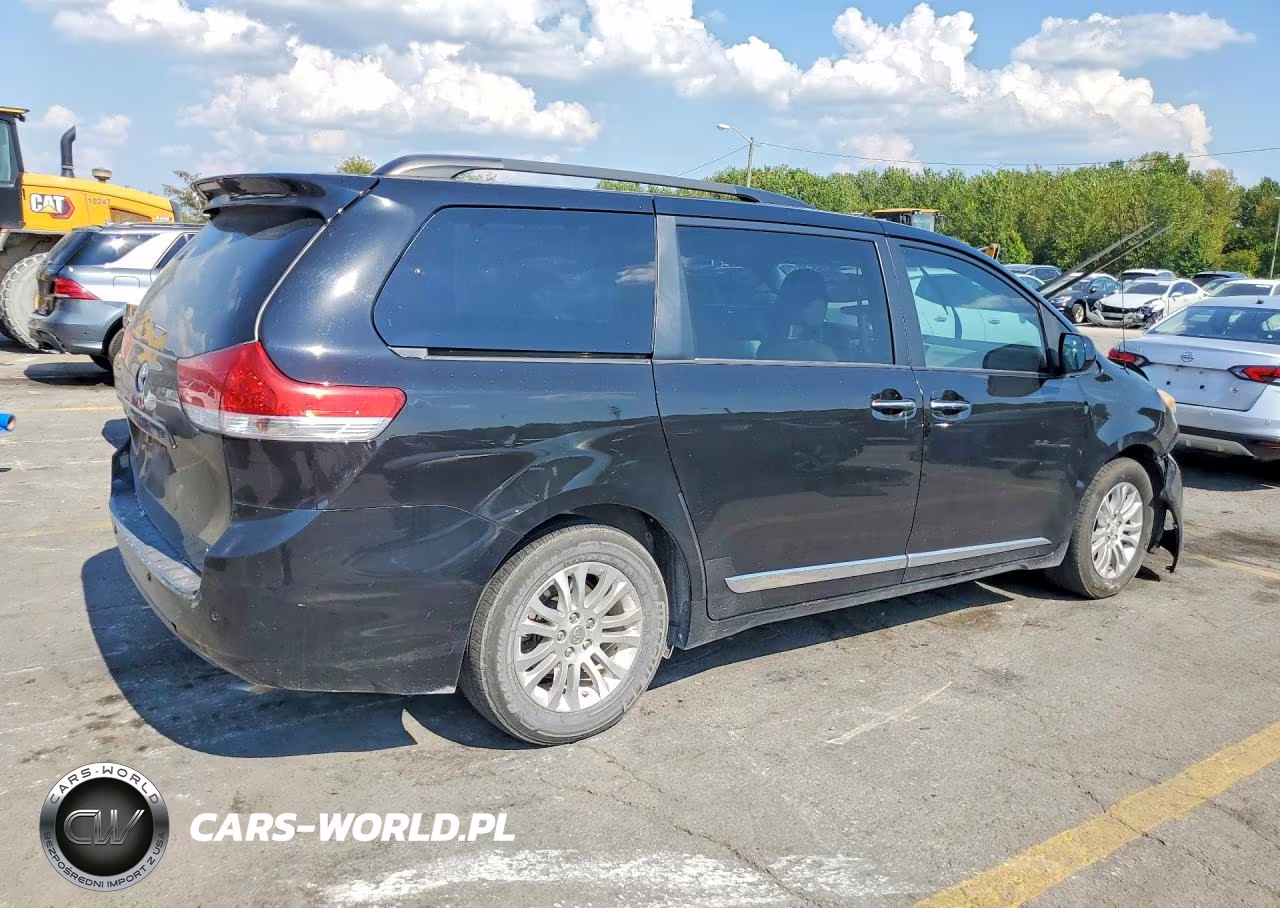 2014 Toyota Sienna Xle 8-Passenger VIN:5TDYK3DC3ES463726 - 3