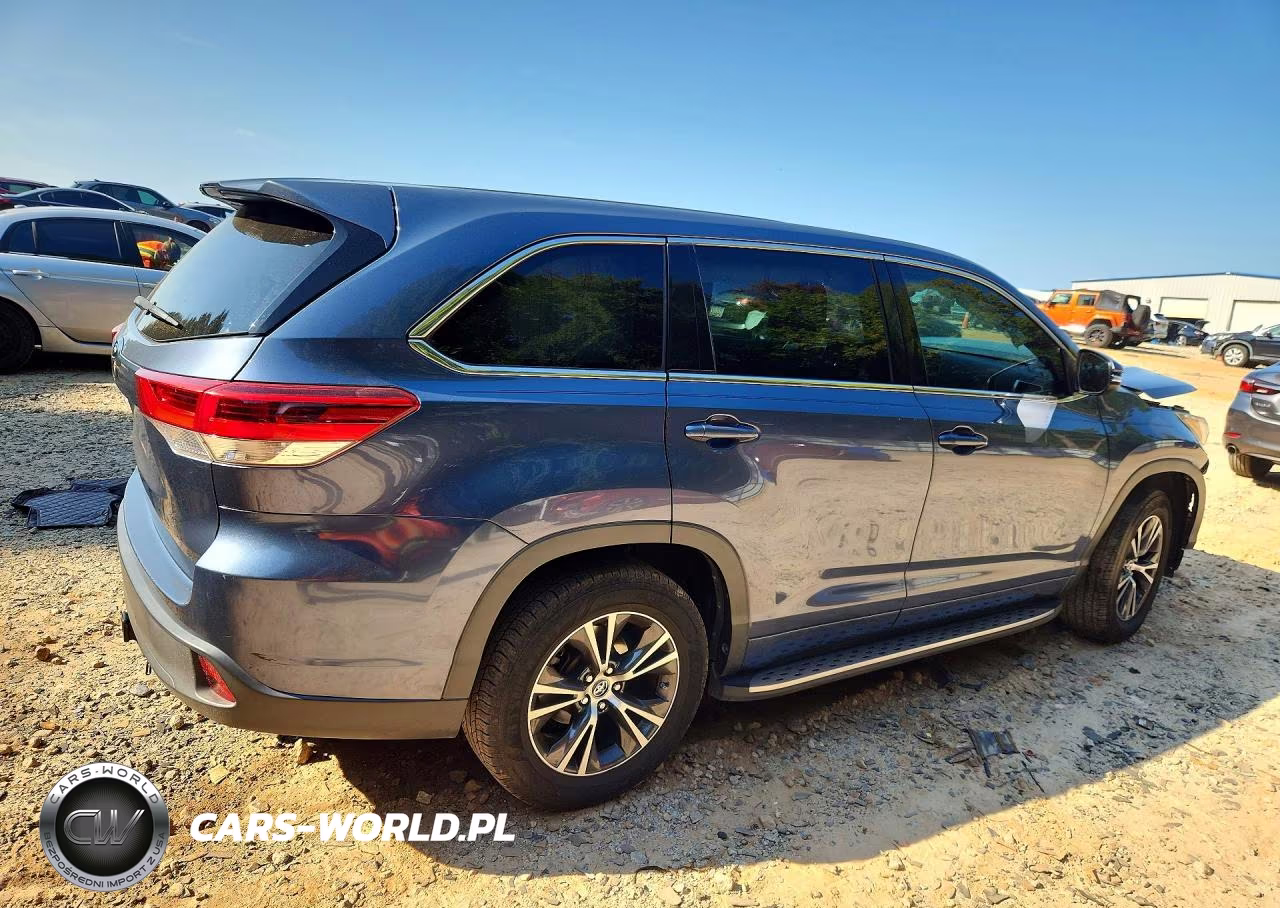 2017 Toyota Highlander Le VIN:5TDZARFH9HS026997 - 3