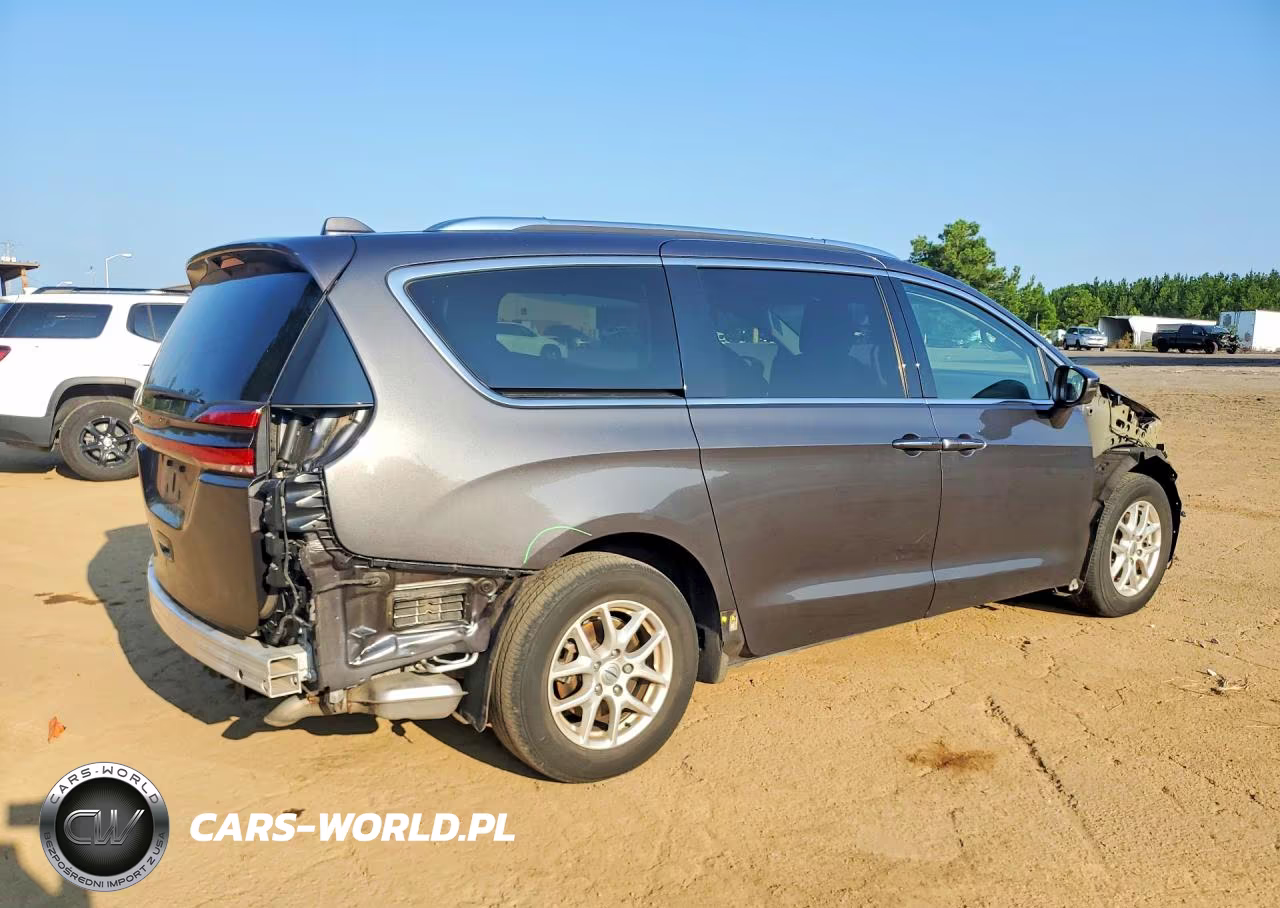 2021 Chrysler Pacifica Touring L VIN:2C4RC1BG7MR608074 - 3