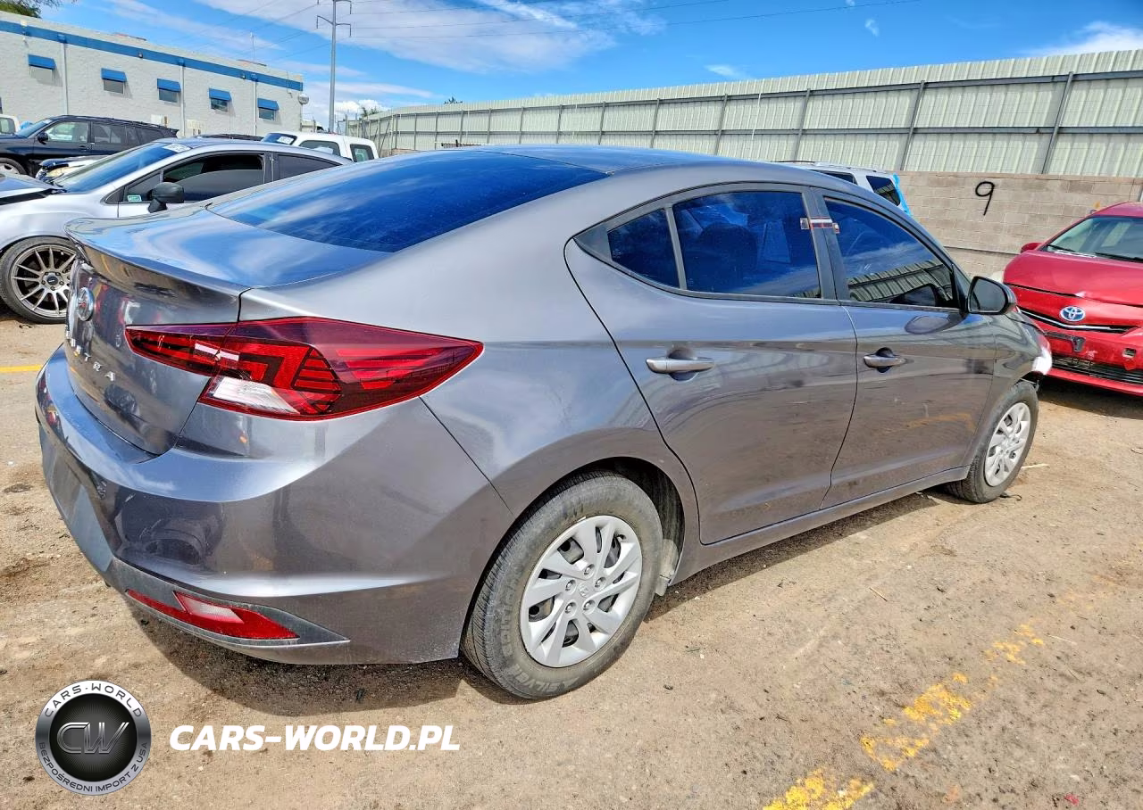 2019 Hyundai Elantra Se VIN:5NPD74LF1KH490054 - 3