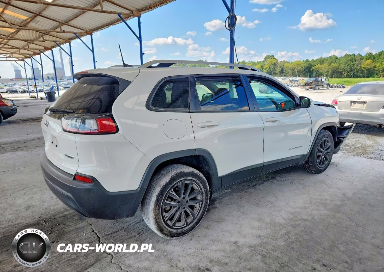 2021 Jeep Cherokee Latitude VIN:1C4PJLCB7MD134447 - 3