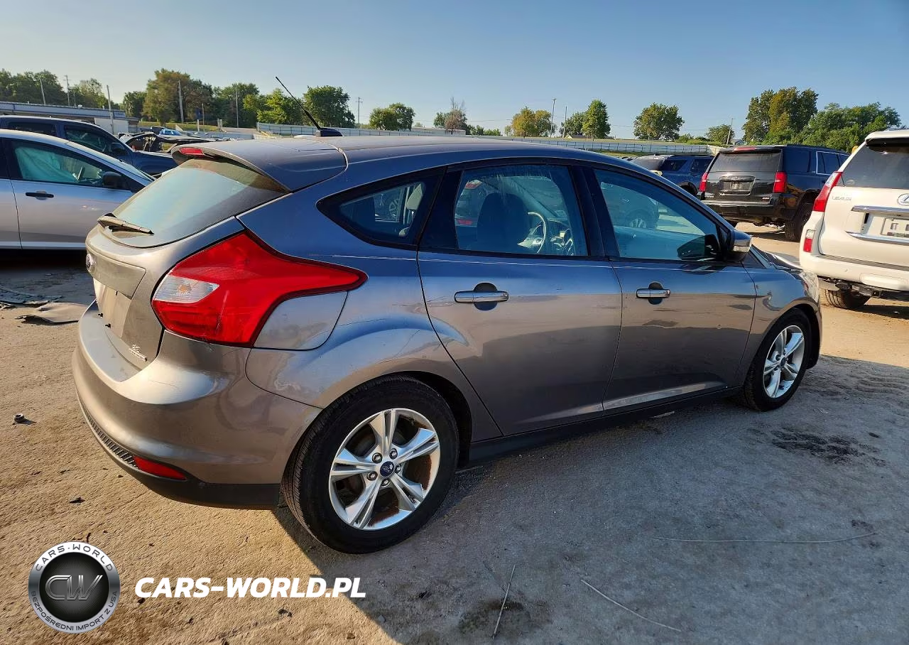 2014 Ford Focus Se VIN:1FADP3K23EL283762 - 3