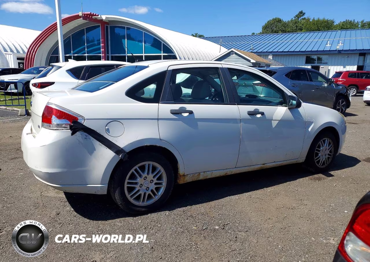 2010 Ford Focus Se VIN:1FAHP3FN9AW233320 - 3