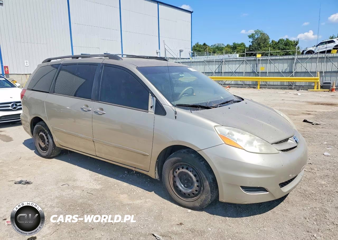 2009 Toyota Sienna Le 7-Passenger VIN:5TDZK23C79S245813 - 4