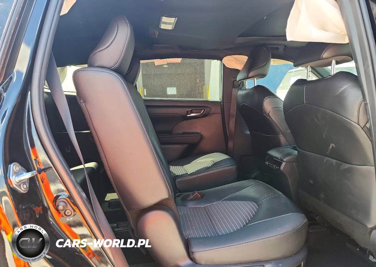 2025 Toyota Highlander Xse VIN:5TDKDRBH5SS582469 - 11