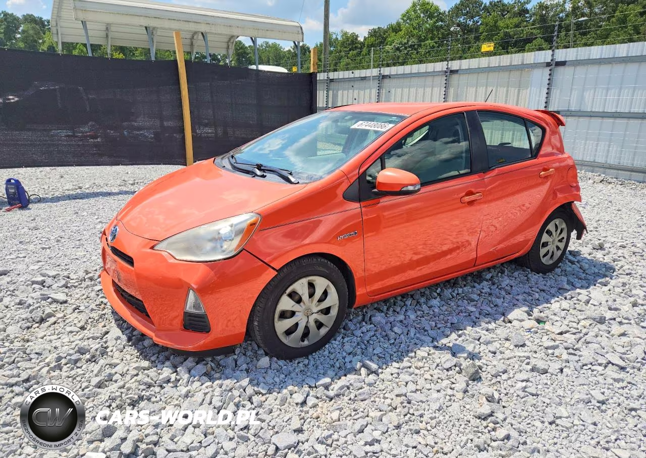 2014 Toyota Prius C One – zdjęcie 1 z 13