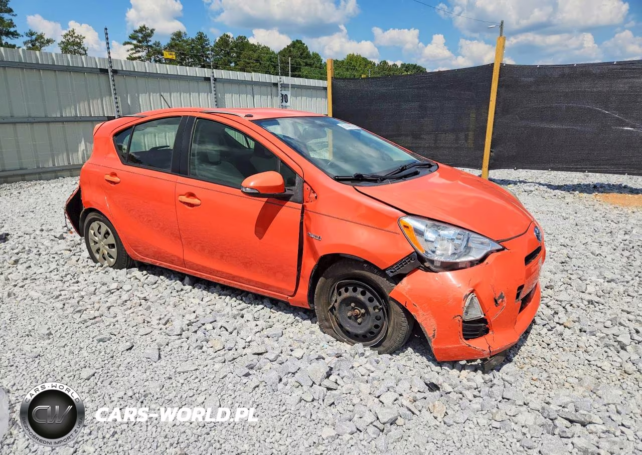 2014 Toyota Prius C One VIN:JTDKDTB34E1071564 - 4