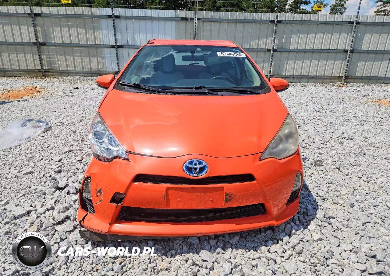 2014 Toyota Prius C One VIN:JTDKDTB34E1071564 - 5