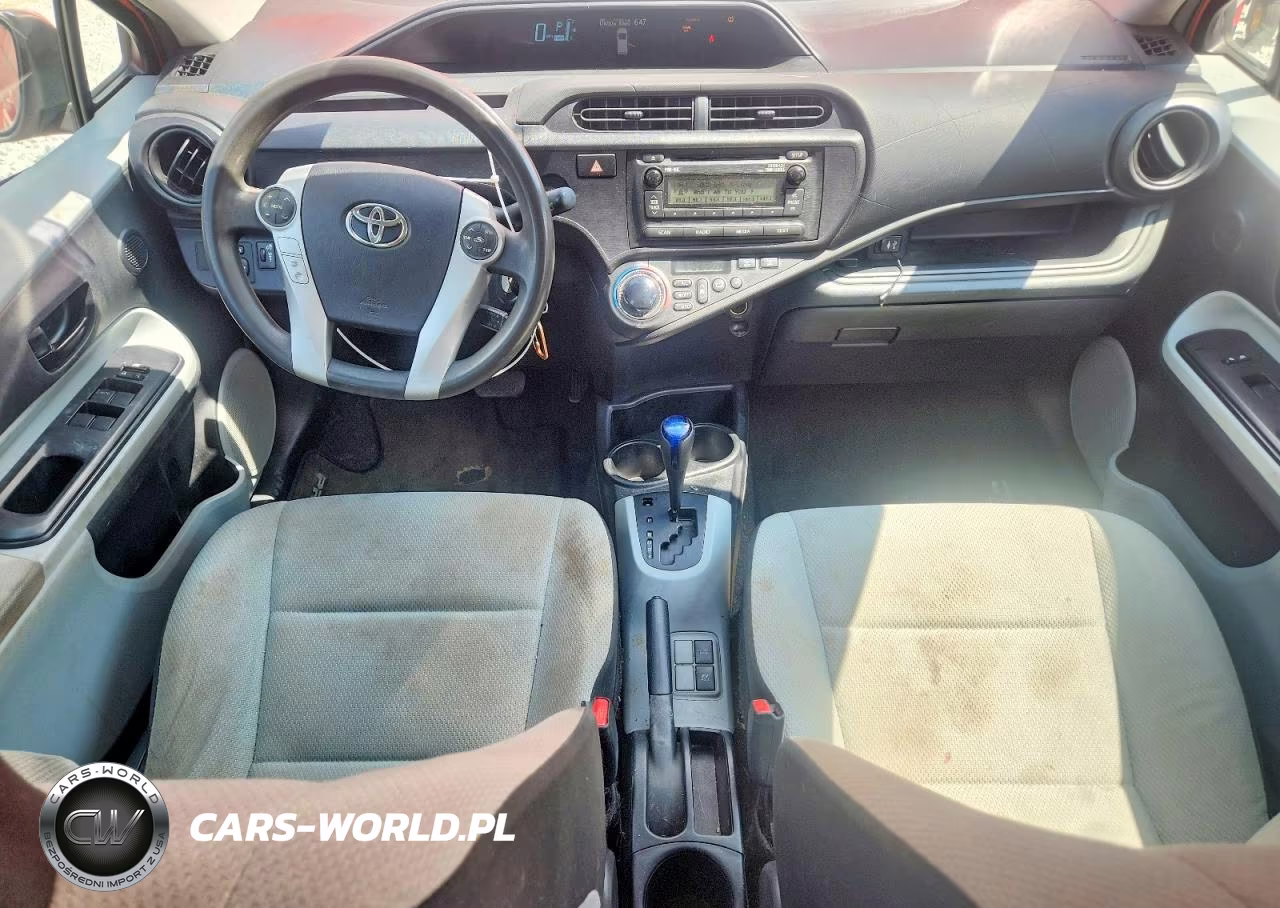 2014 Toyota Prius C One VIN:JTDKDTB34E1071564 - 8