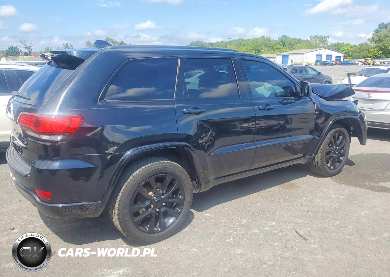 2019 Jeep Grand Cherokee Laredo VIN:1C4RJFAG2KC546853 - 3