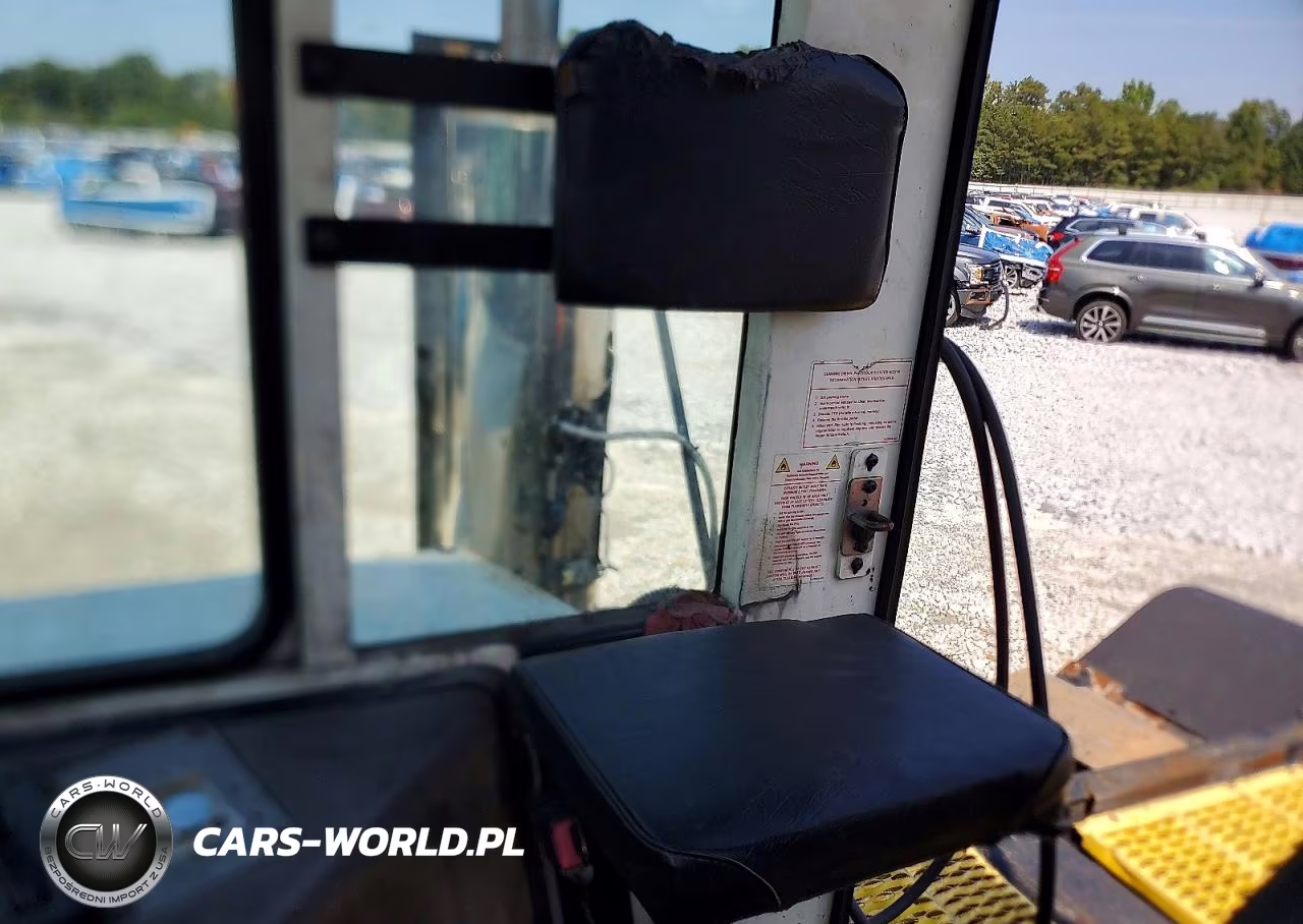 2017 Autocar Xspotter Yard Truck VIN:516H4GB20HH222088 - 10
