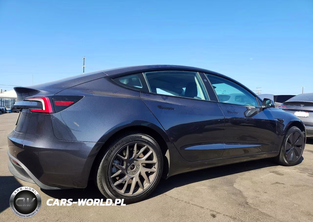 2025 Tesla Model 3 VIN:5YJ3E1EA6SF897495 - 3