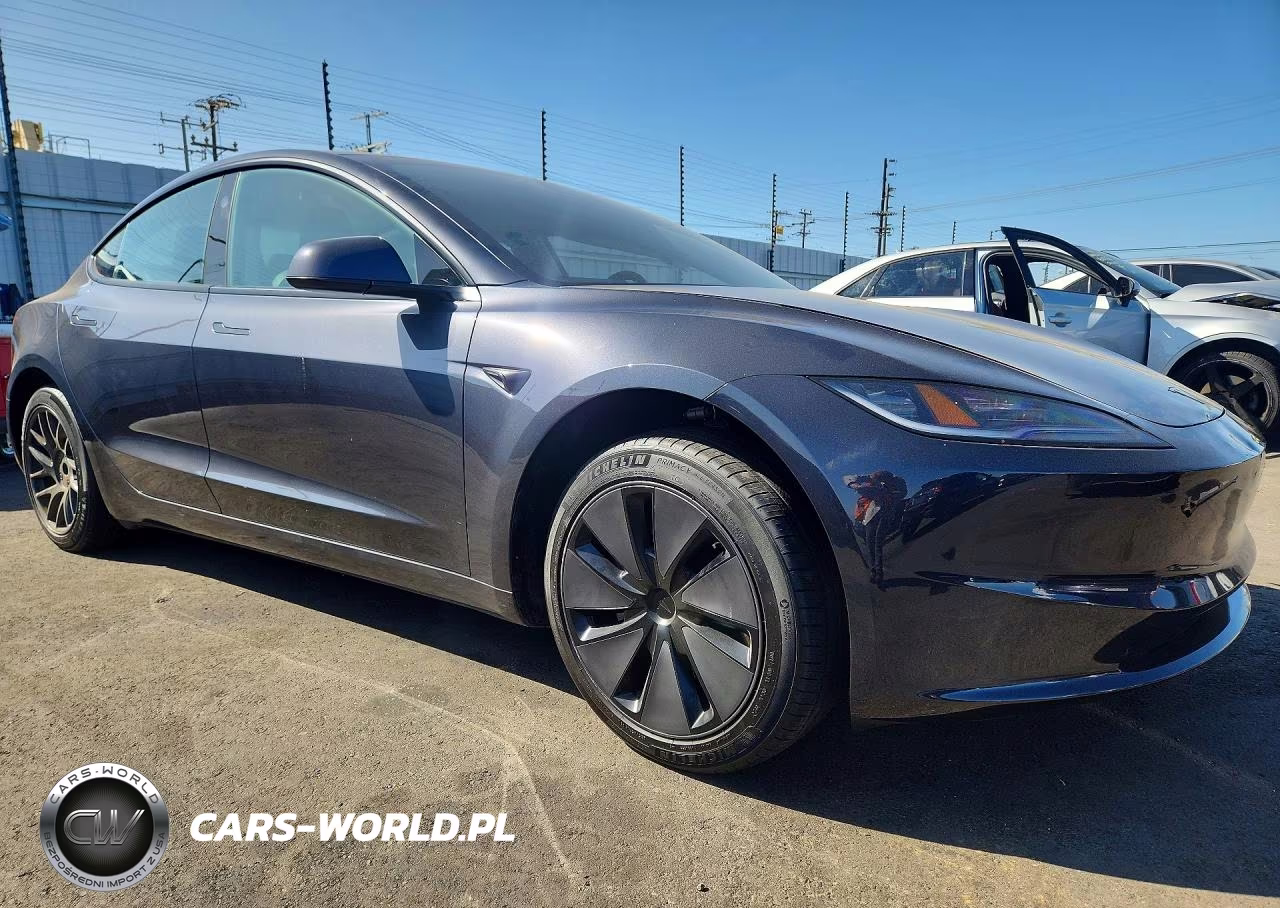 2025 Tesla Model 3 VIN:5YJ3E1EA6SF897495 - 4