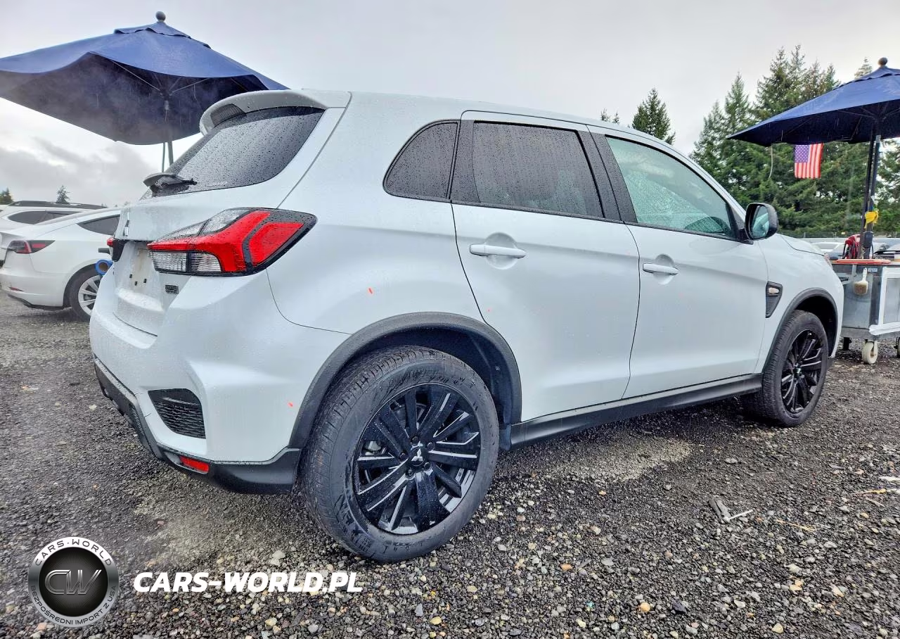 2023 Mitsubishi Outlander Sport S-Se VIN:JA4ARUAU3PU005581 - 3